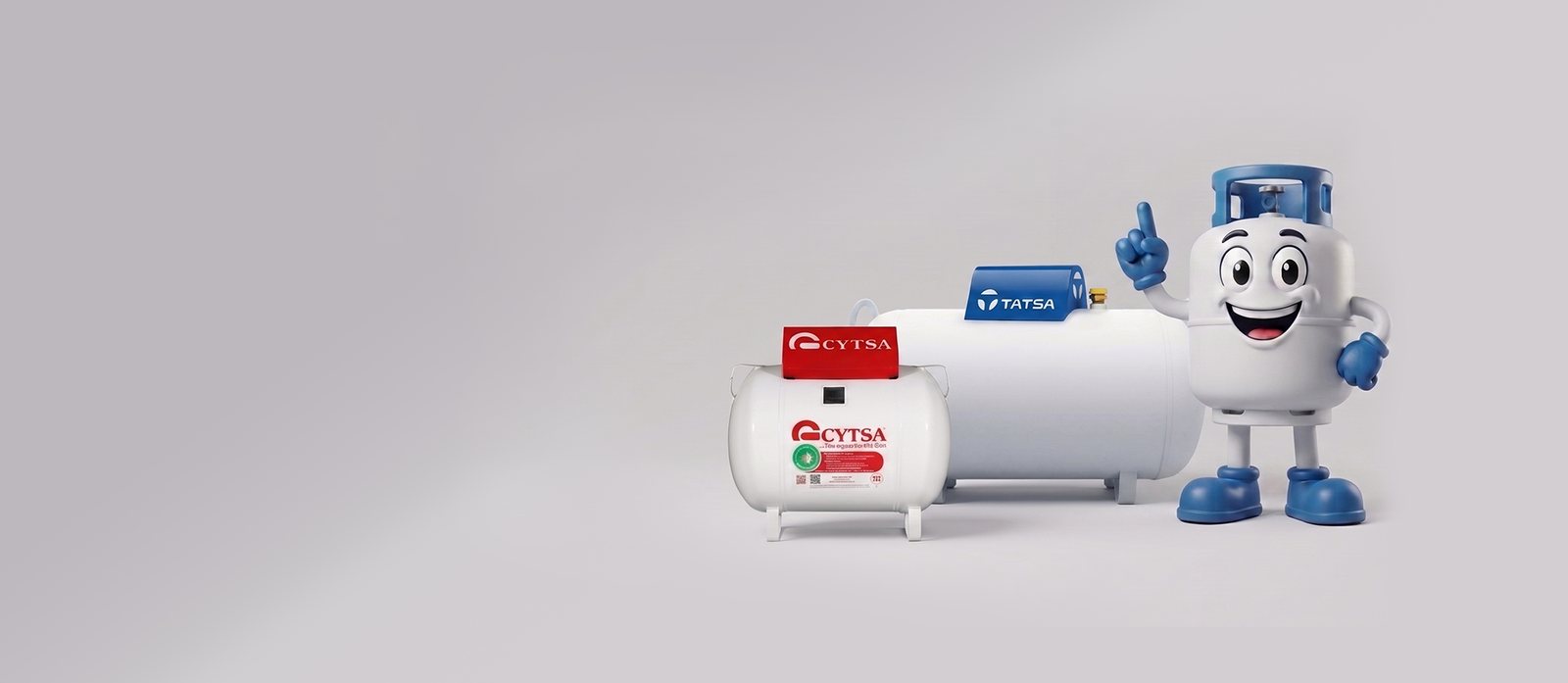 Mascota Don Gas junto a tanques estacionarios TATSA y CYTSA